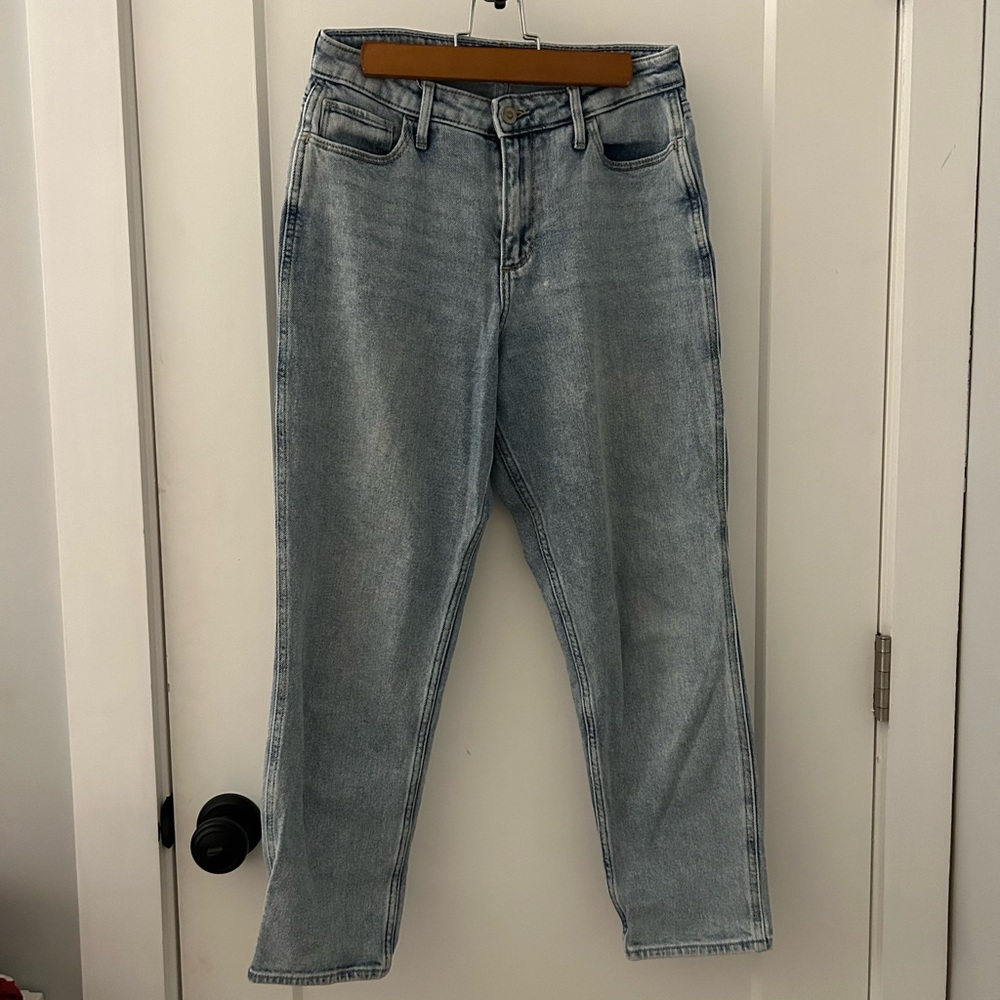 HOLISTER CURVE HIGH RISE MOM JEANS SIZE 27/5